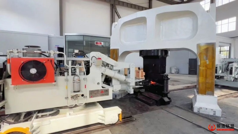 兰石重装重工公司12.5MN快锻机组热试成功2